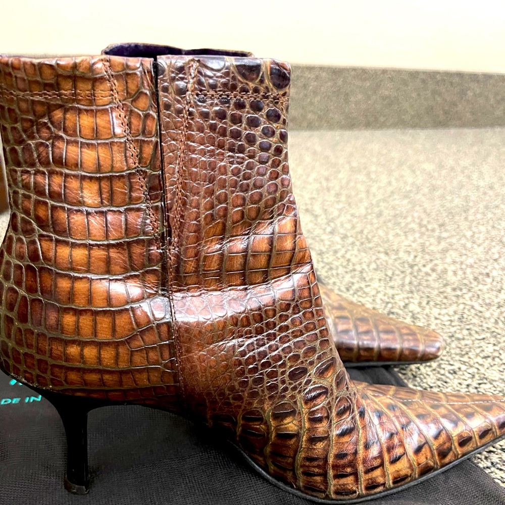 Donald J Pliner 106 Sara Croc Leather booties. Like new. Size 8.5